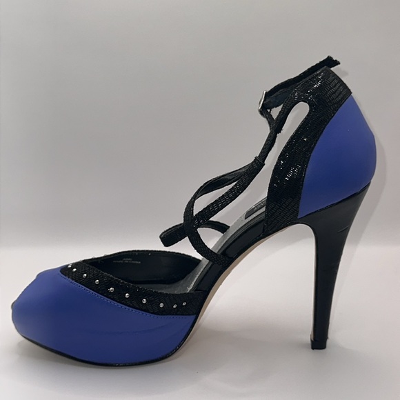 White House Black Market High Heels - Picture 5 of 10